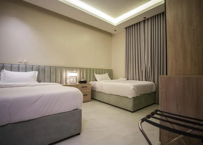 Luxury One-Bedroom Apt Alrimal-3