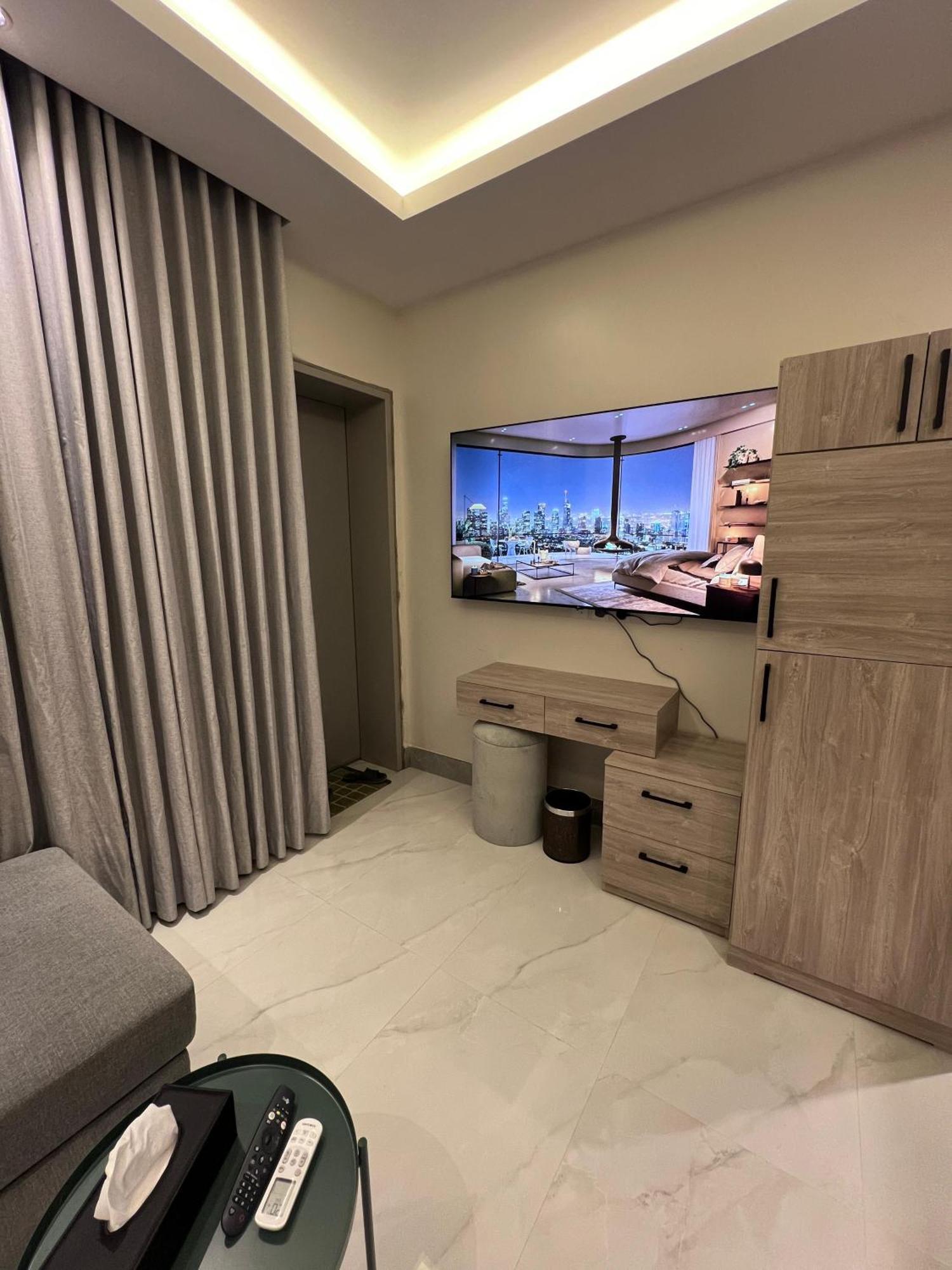 Luxury One-bedroom Alrimal-3 *