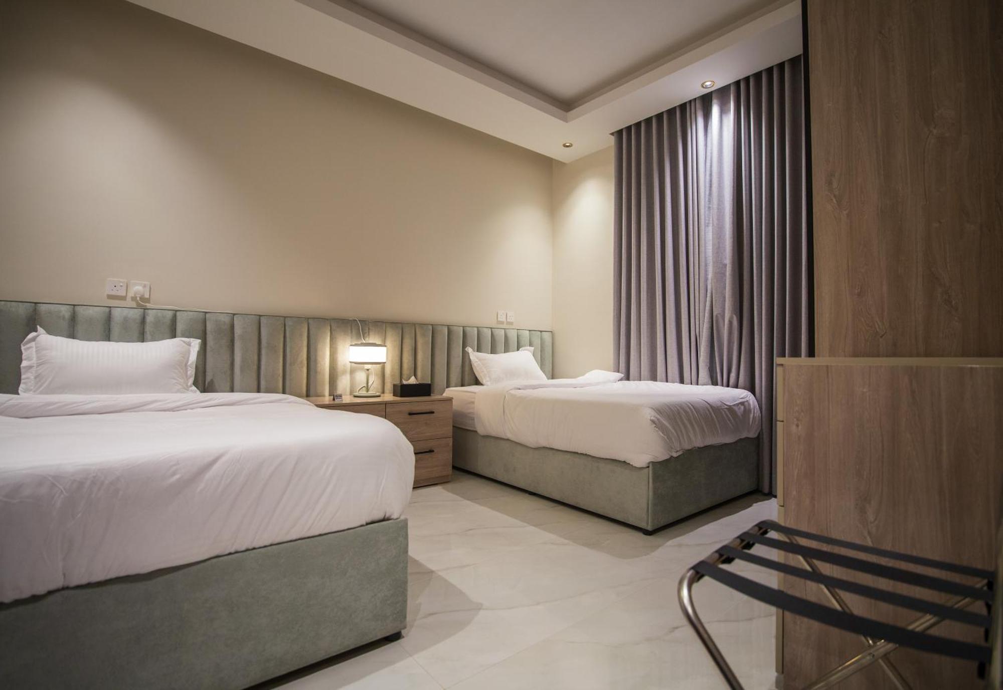 Luxury One-bedroom Alrimal-3 Apartment