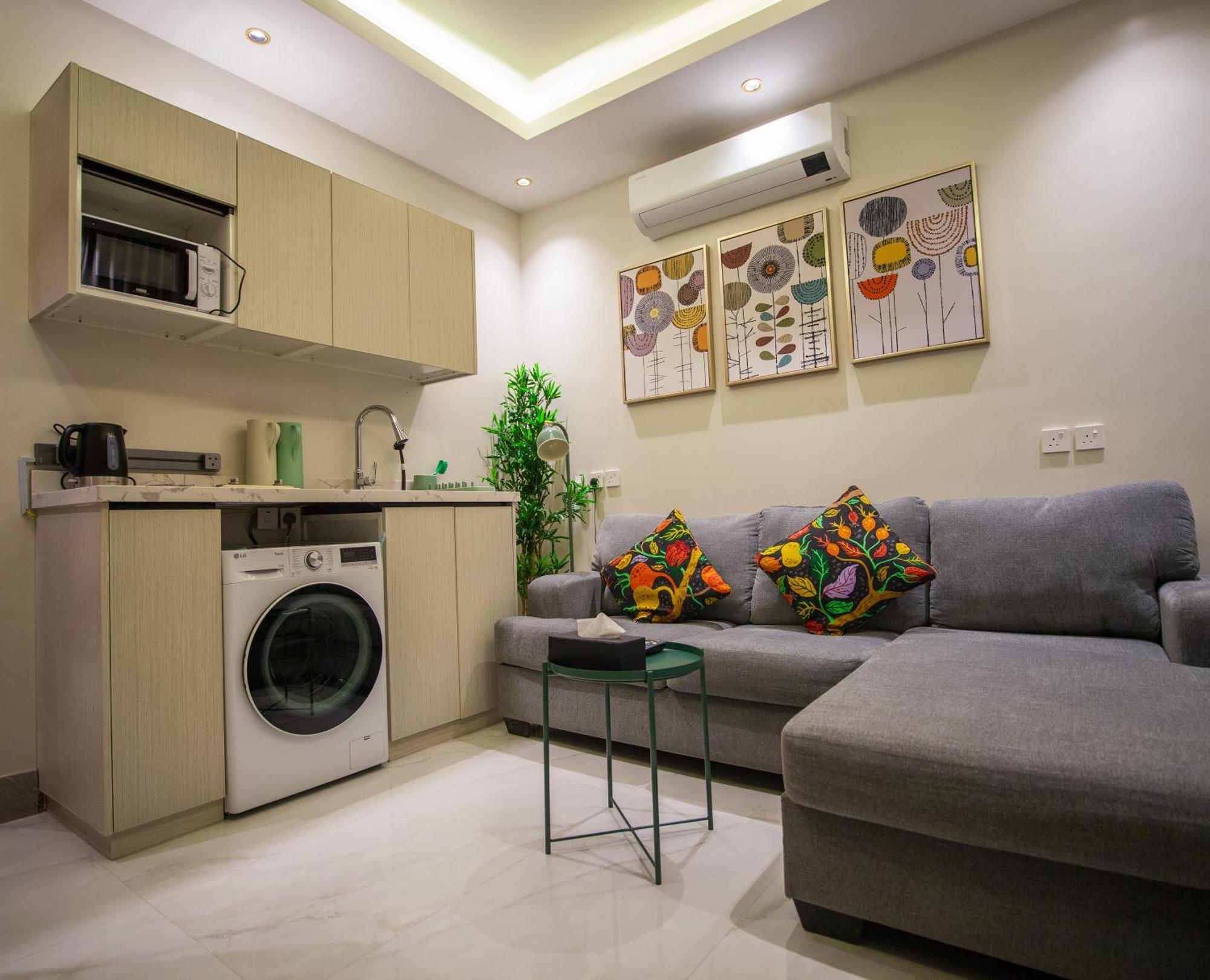 Luxury One-bedroom Alrimal-3